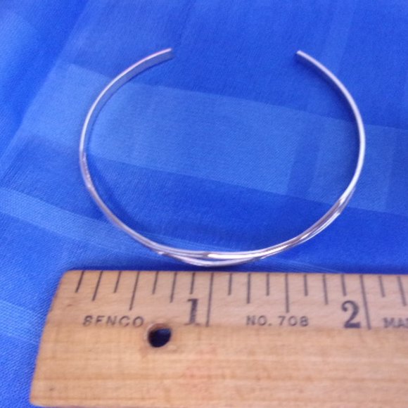 Sarah Coventry Silver Cuff Bracelet - Picture 8 of 8
